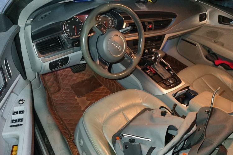 Used Audi A7 2012 3.0TFSI quattro Comfort Edition Center Console