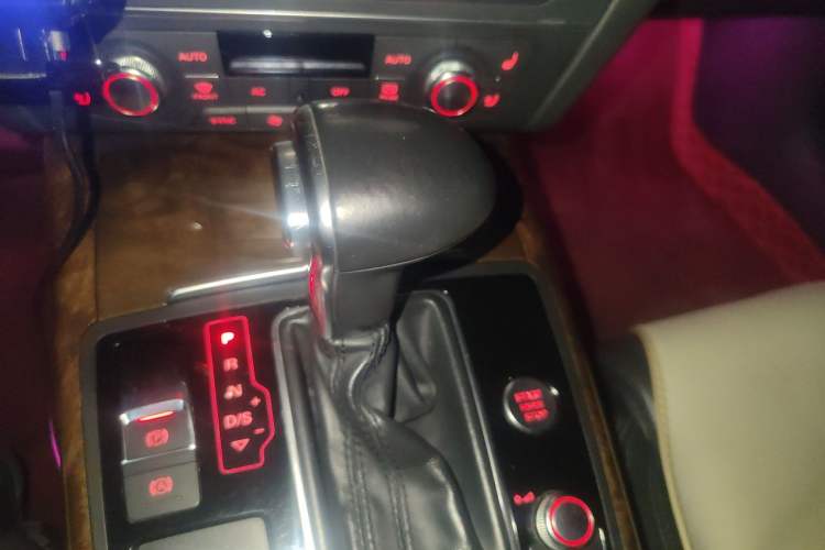 Used Audi A7 2012 3.0TFSI quattro Luxury Edition Gear Lever