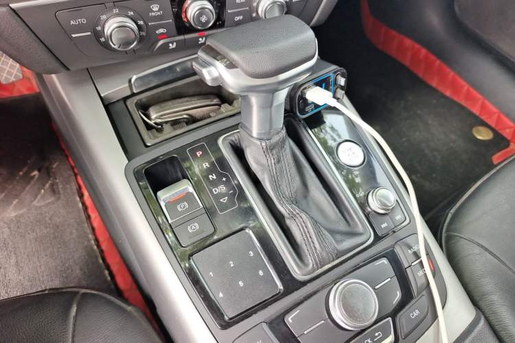Used Audi A7 2012 2.8FSI quattro Ambition model Gear Lever
