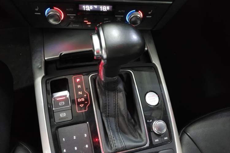 Used Audi A7 2012 3.0TFSI quattro Luxury Edition Gear Lever