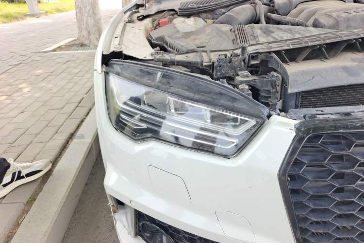 Used Audi A7 2012 2.8FSI quattro Ambition model Right Front Headlight