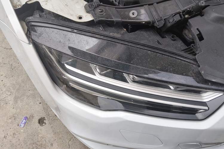 Used Audi A7 2012 2.8FSI quattro Ambition model Right Front Headlight