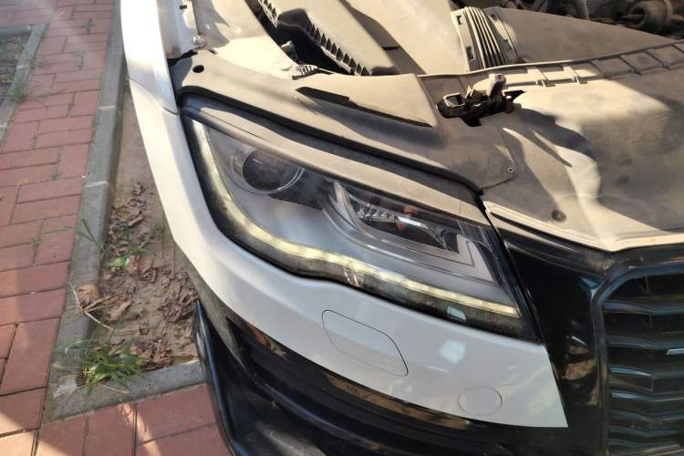 Used Audi A7 2012 2.8FSI quattro Ambition model Right Front Headlight