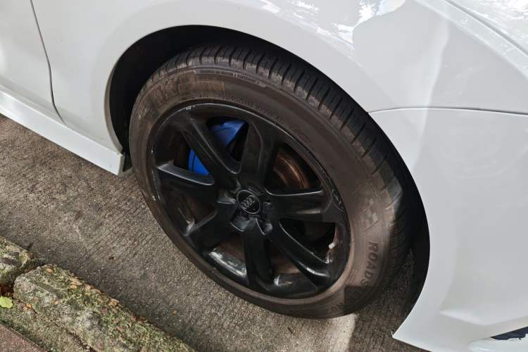 Used Audi A7 2012 3.0TFSI quattro Comfort Edition Right Front Wheel Hub
