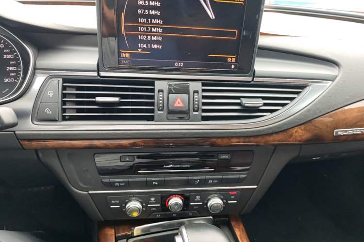 Used Audi A7 2012 3.0TFSI quattro Comfort Edition Audio And AC Panel