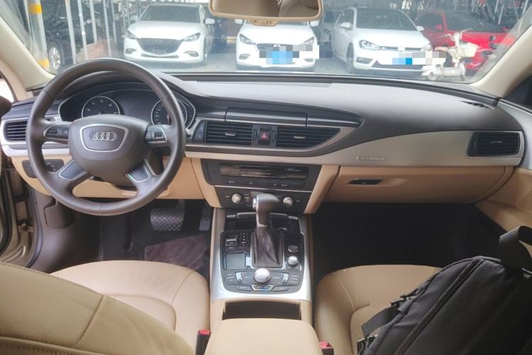 Used Audi A7 2012 2.8FSI quattro Ambition model Center Console