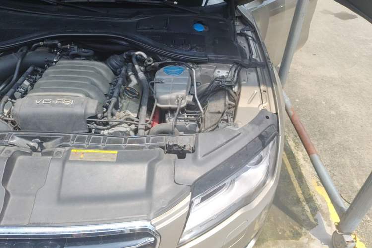 Used Audi A7 2012 2.8FSI quattro Ambition model Engine Bay Left