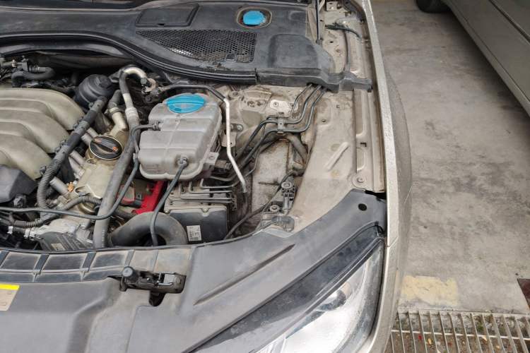 Used Audi A7 2012 2.8FSI quattro Ambition model Engine Bay Left
