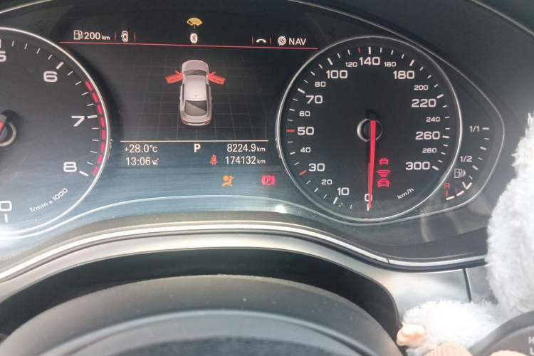 Used Audi A7 2012 3.0TFSI quattro Luxury Edition Odometer Close Up