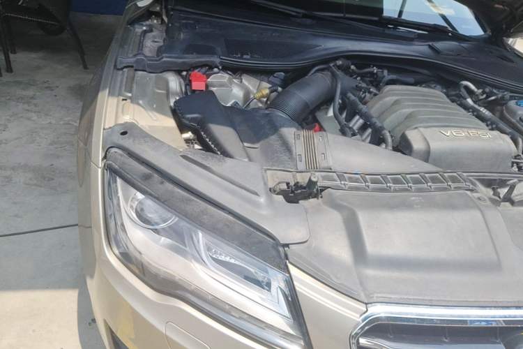Used Audi A7 2012 2.8FSI quattro Ambition model Right Front Headlight