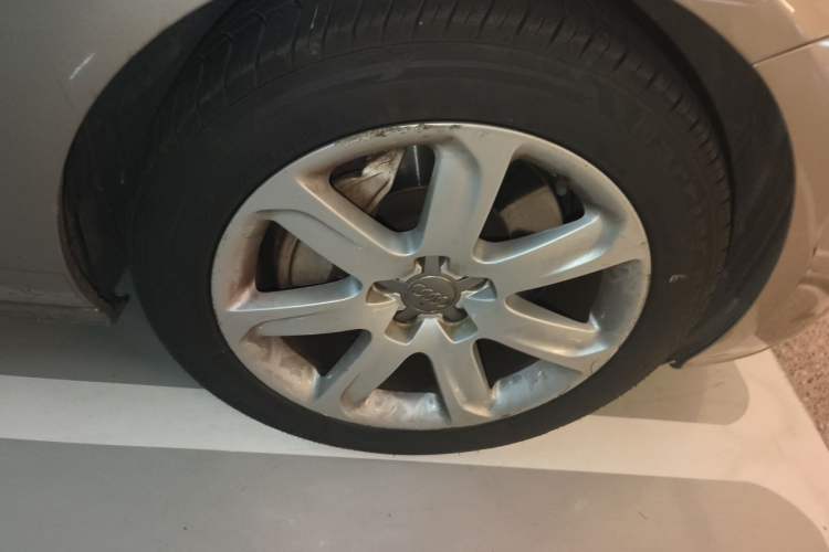 Used Audi A7 2012 3.0TFSI quattro Comfort Edition Right Front Wheel Hub