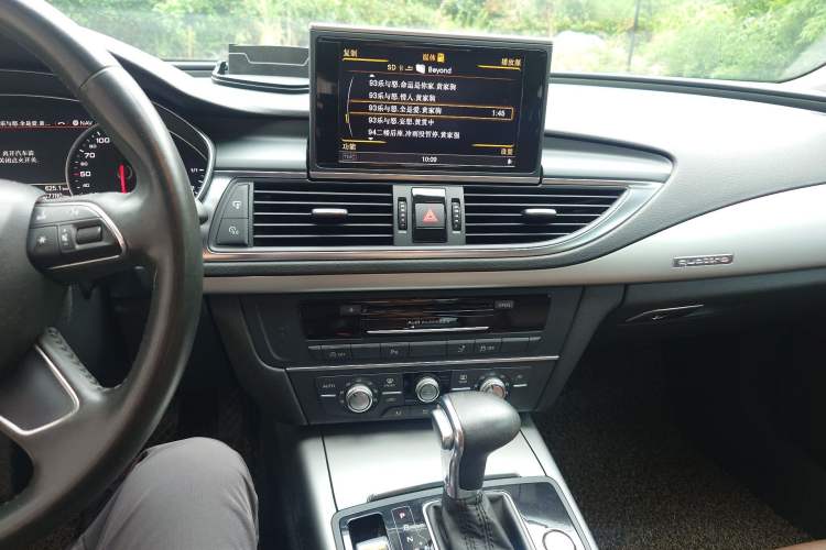 Used Audi A7 2013 35 FSI quattro Ambition Edition Audio And AC Panel