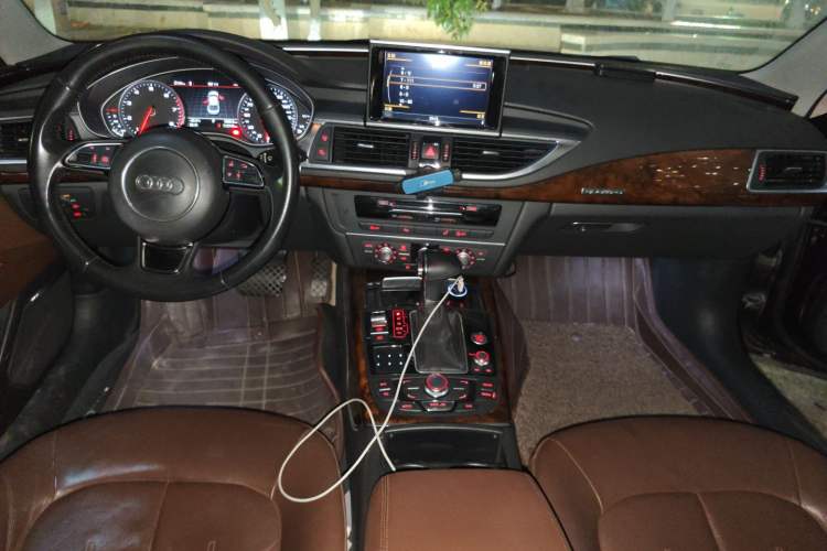 Used Audi A7 2013 50 TFSI quattro Comfort trim Center Console