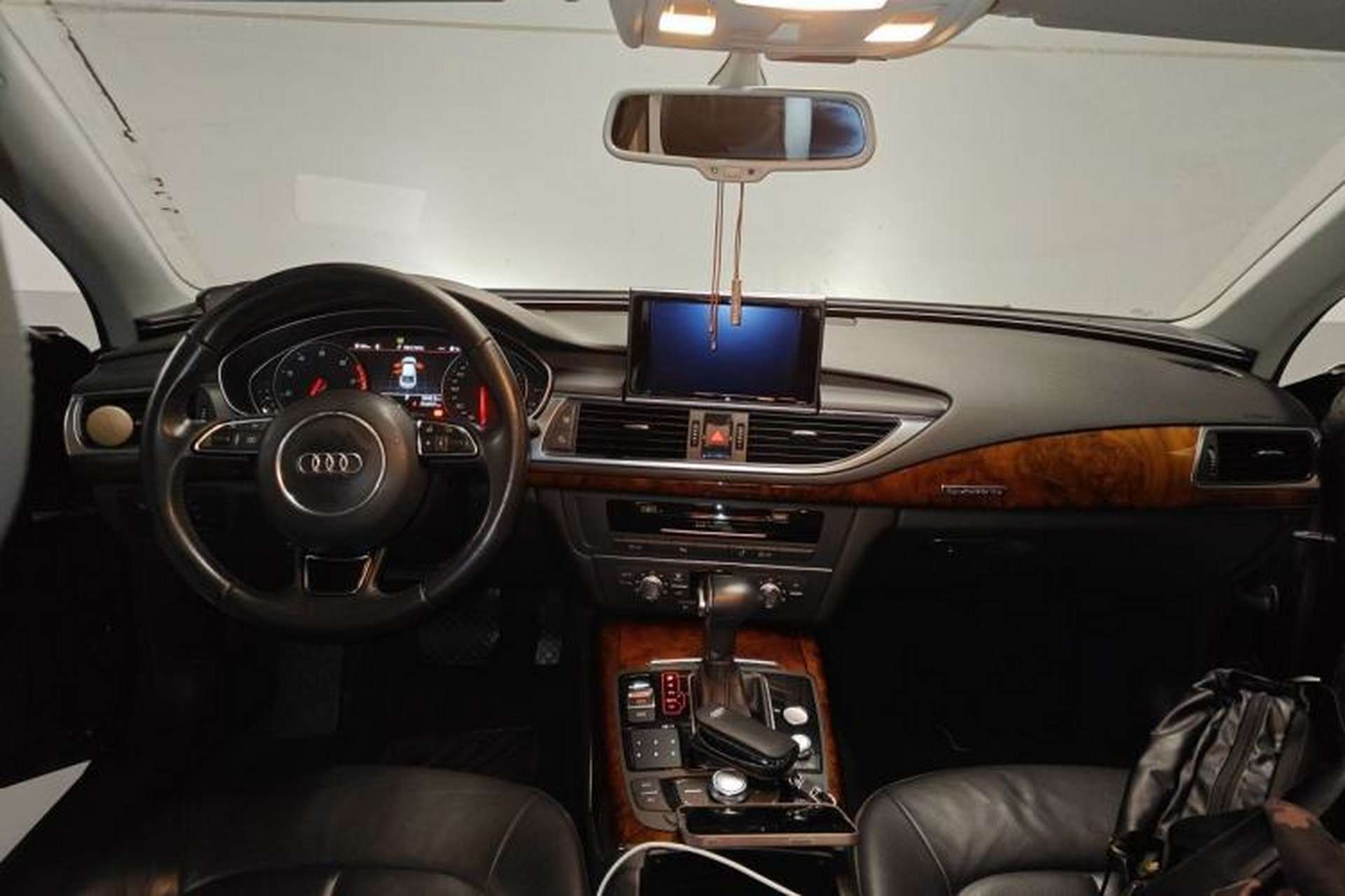 Used Audi A7 2013 50 TFSI quattro Comfort trim Center Console