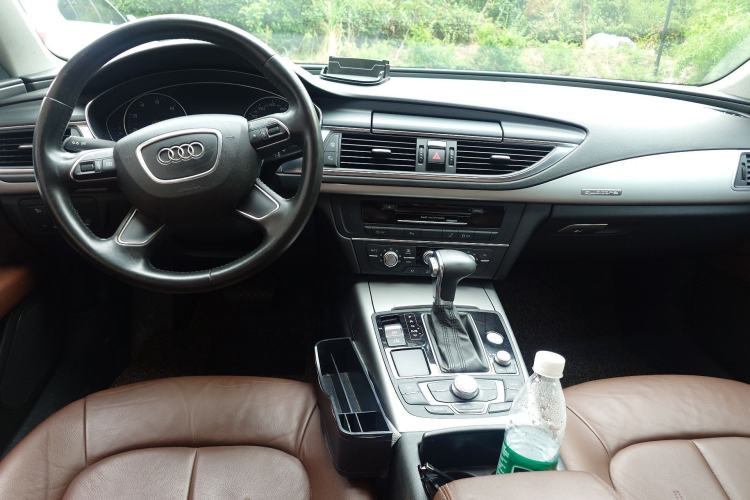 Used Audi A7 2013 35 FSI quattro Ambition Edition Center Console
