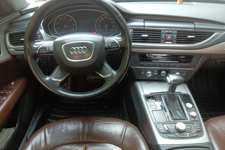 Used Audi A7 2013 35 FSI quattro Ambition Edition Center Console