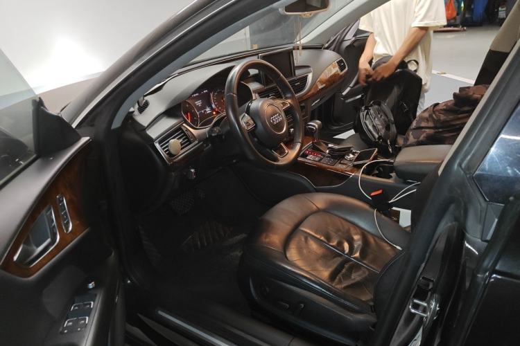 Used Audi A7 2013 50 TFSI quattro Comfort trim Driver Seat