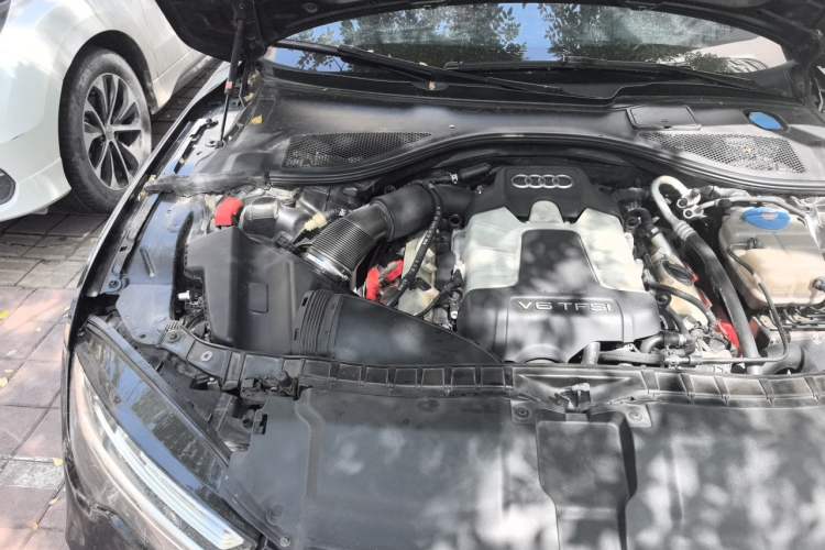 Used Audi A7 2013 50 TFSI quattro Comfort trim Engine Bay Right