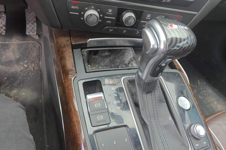 Used Audi A7 2013 50 TFSI quattro Comfort trim Gear Lever