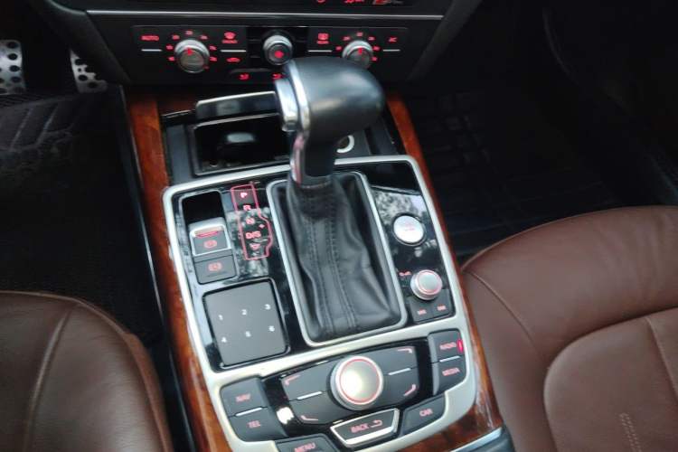 Used Audi A7 2013 50 TFSI quattro Comfort trim Gear Lever