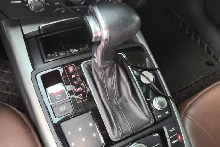 Used Audi A7 2013 35 FSI quattro Ambition Edition Gear Lever