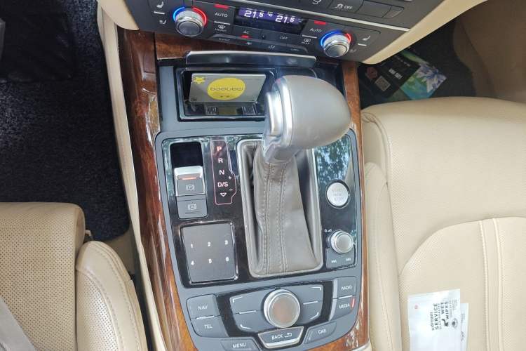 Used Audi A7 2013 50 TFSI quattro Luxury Model Gear Lever