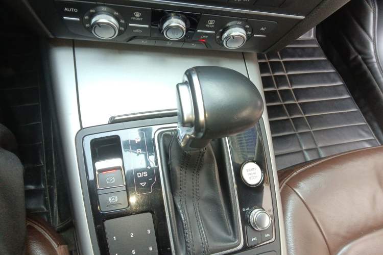Used Audi A7 2013 35 FSI quattro Ambition Edition Gear Lever