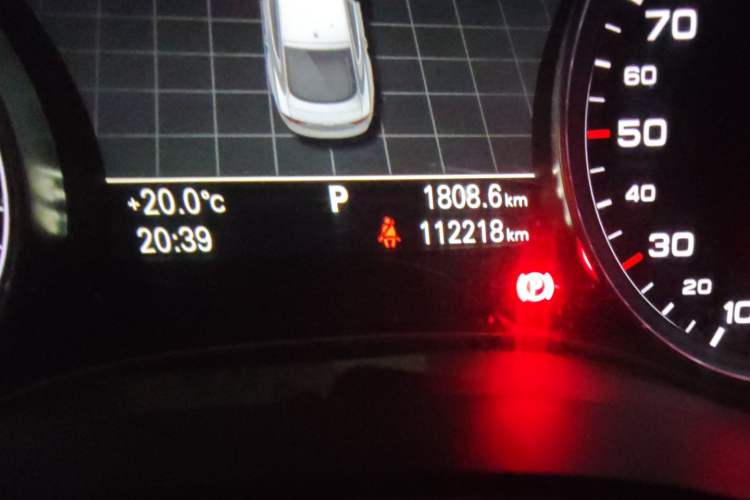 Used Audi A7 2013 50 TFSI quattro Comfort trim Odometer Close Up