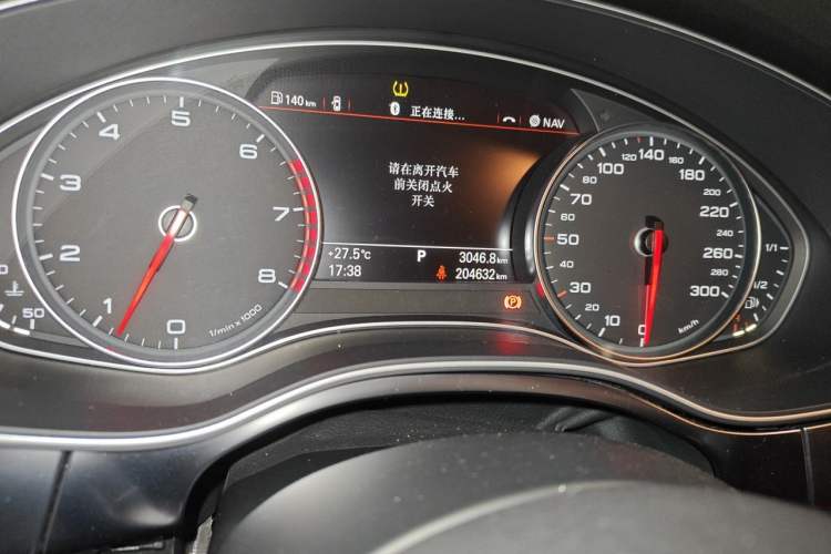 Used Audi A7 2013 50 TFSI quattro Comfort trim Odometer Close Up