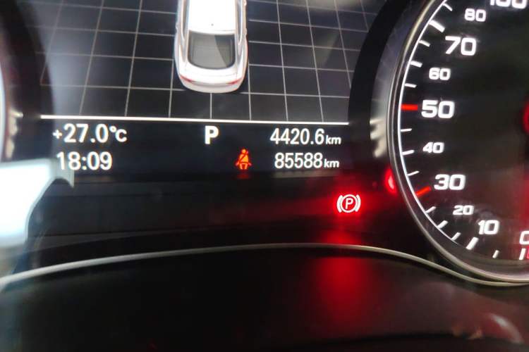 Used Audi A7 2013 50 TFSI quattro Comfort trim Odometer Close Up
