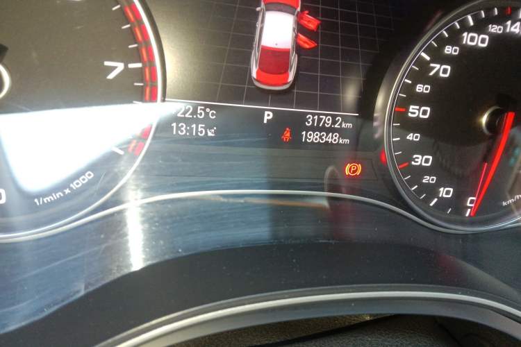 Used Audi A7 2013 35 FSI quattro Ambition Edition Odometer Close Up