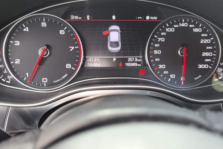 Used Audi A7 2013 50 TFSI quattro Comfort trim Odometer Close Up