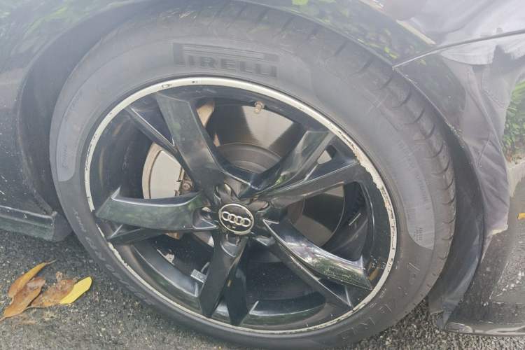 Used Audi A7 2013 50 TFSI quattro Luxury Model Right Front Wheel Hub