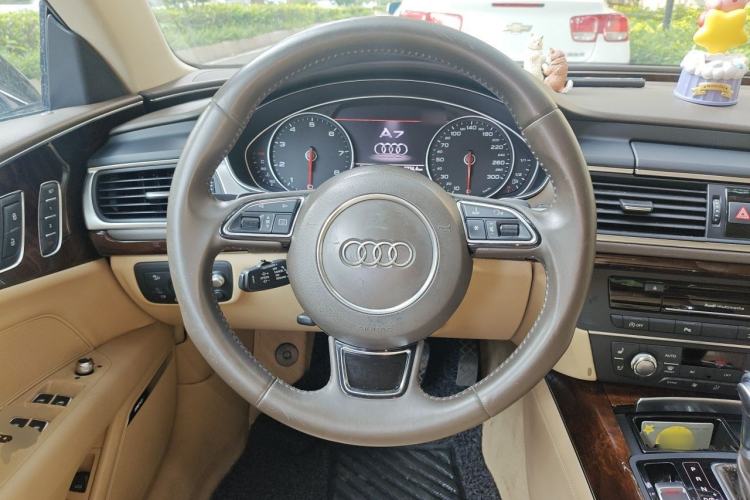 Used Audi A7 2013 50 TFSI quattro Luxury Model Steering Wheel