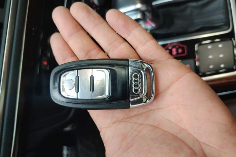 Used Audi A7 2013 50 TFSI quattro Comfort trim Vehicle Key