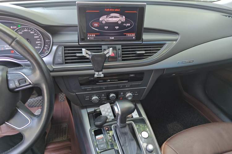 Used Audi A7 2013 35 FSI quattro Ambition Edition Audio And AC Panel