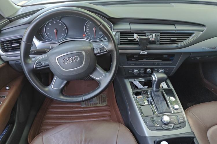 Used Audi A7 2013 35 FSI quattro Ambition Edition Center Console