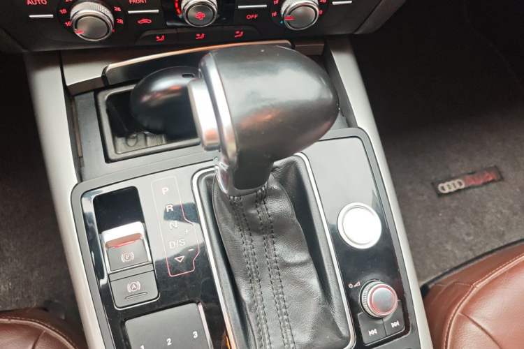Used Audi A7 2013 35 FSI quattro Ambition Edition Gear Lever