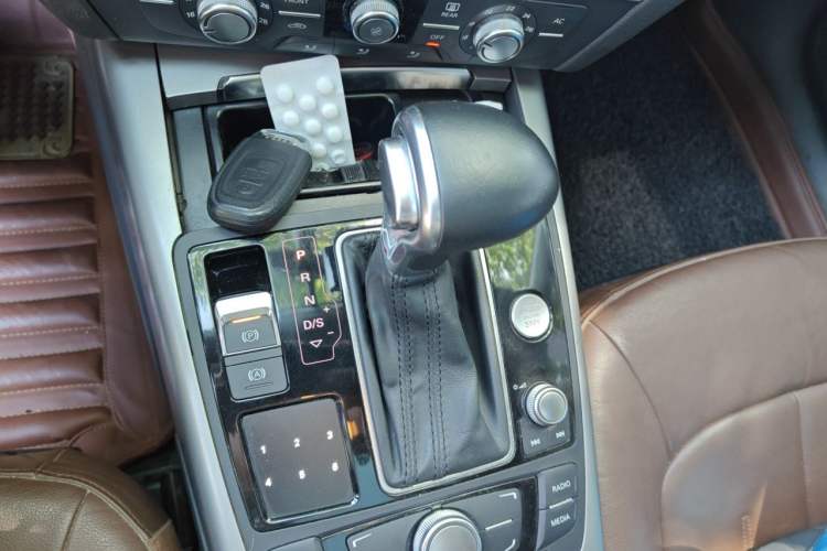 Used Audi A7 2013 35 FSI quattro Ambition Edition Gear Lever