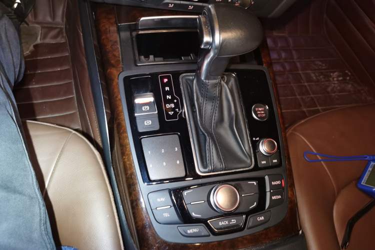 Used Audi A7 2013 50 TFSI quattro Comfort trim Gear Lever