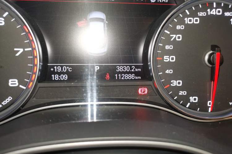 Used Audi A7 2013 50 TFSI quattro Comfort trim Odometer Close Up
