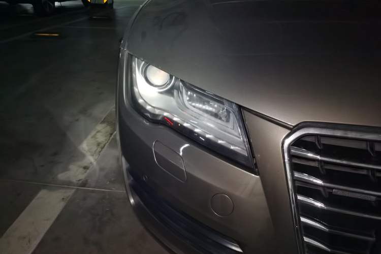 Used Audi A7 2013 50 TFSI quattro Comfort trim Right Front Headlight