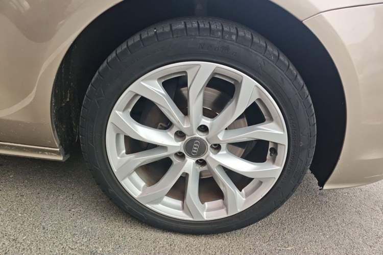 Used Audi A7 2013 35 FSI quattro Ambition Edition Right Front Wheel Hub