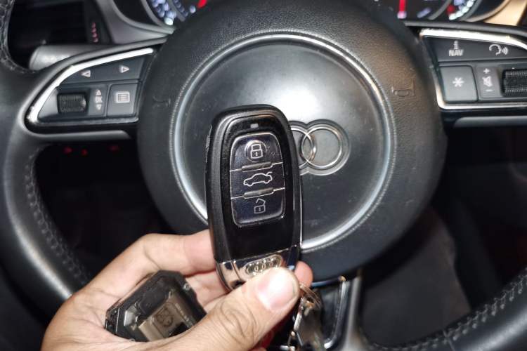 Used Audi A7 2013 50 TFSI quattro Comfort trim Vehicle Key