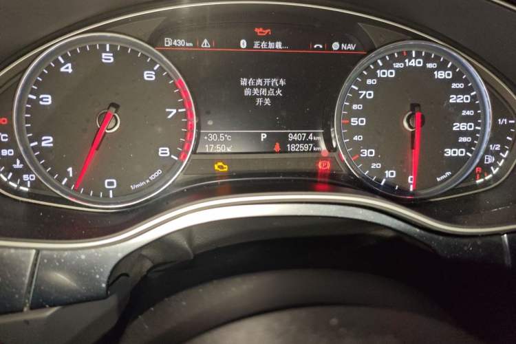 Used Audi A7 2013 50 TFSI quattro Comfort trim Odometer Close Up