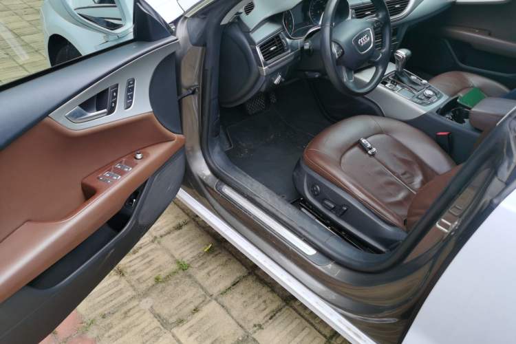 Used Audi A7 2013 30 FSI Standard Edition Driver Seat