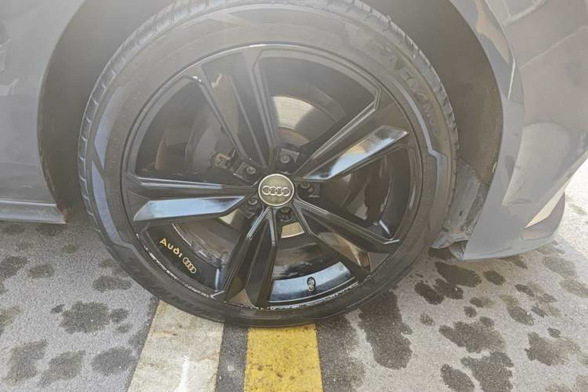 Used Audi A7 2013 30 FSI Standard Edition Right Front Wheel Hub