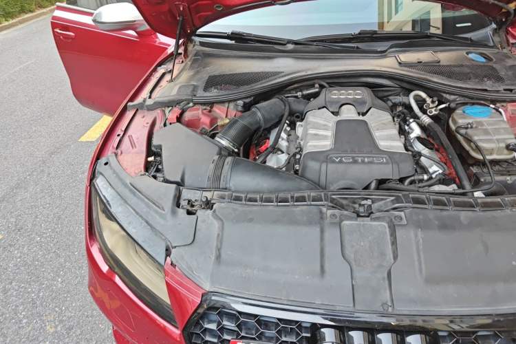 Used Audi A7 2013 50 TFSI quattro Comfort trim Engine Bay Right