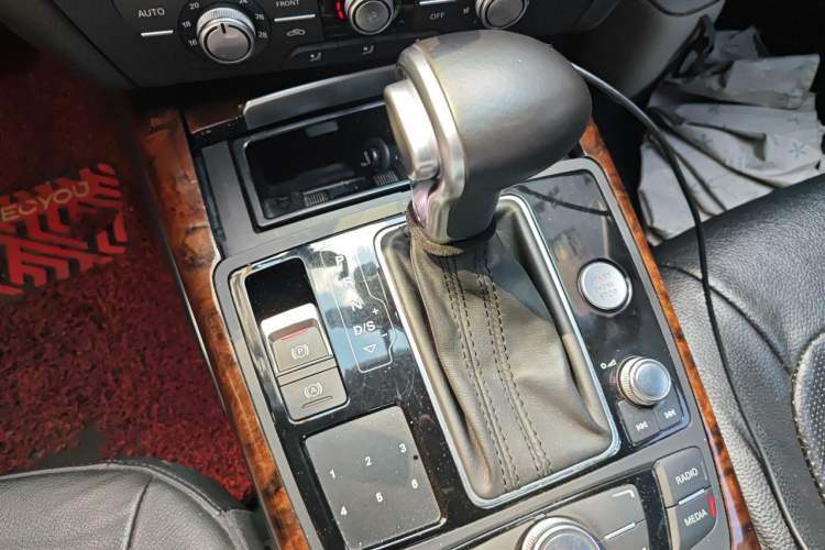 Used Audi A7 2013 50 TFSI quattro Comfort trim Gear Lever