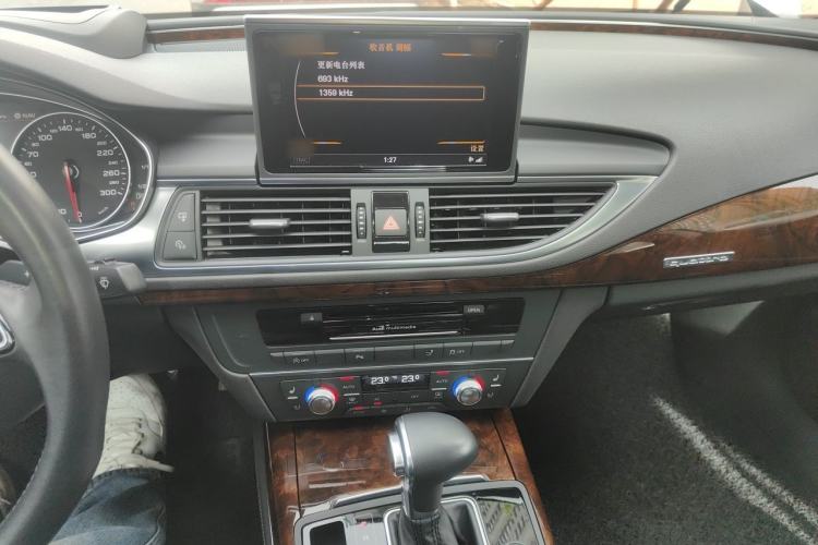 Used Audi A7 2013 50 TFSI quattro Luxury Model Audio And AC Panel
